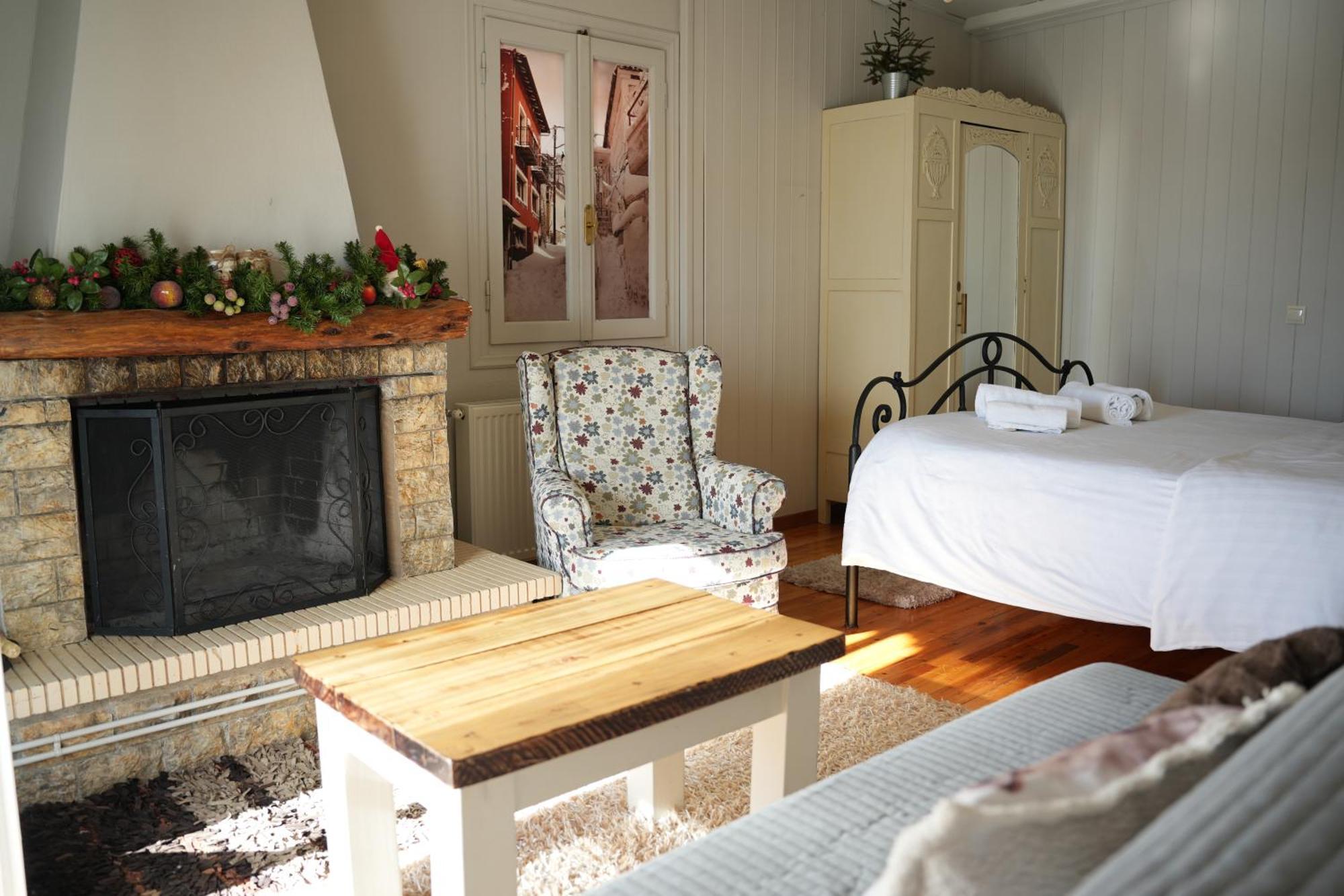 Guesthouse Doma Est 1991 Arachova Dış mekan fotoğraf