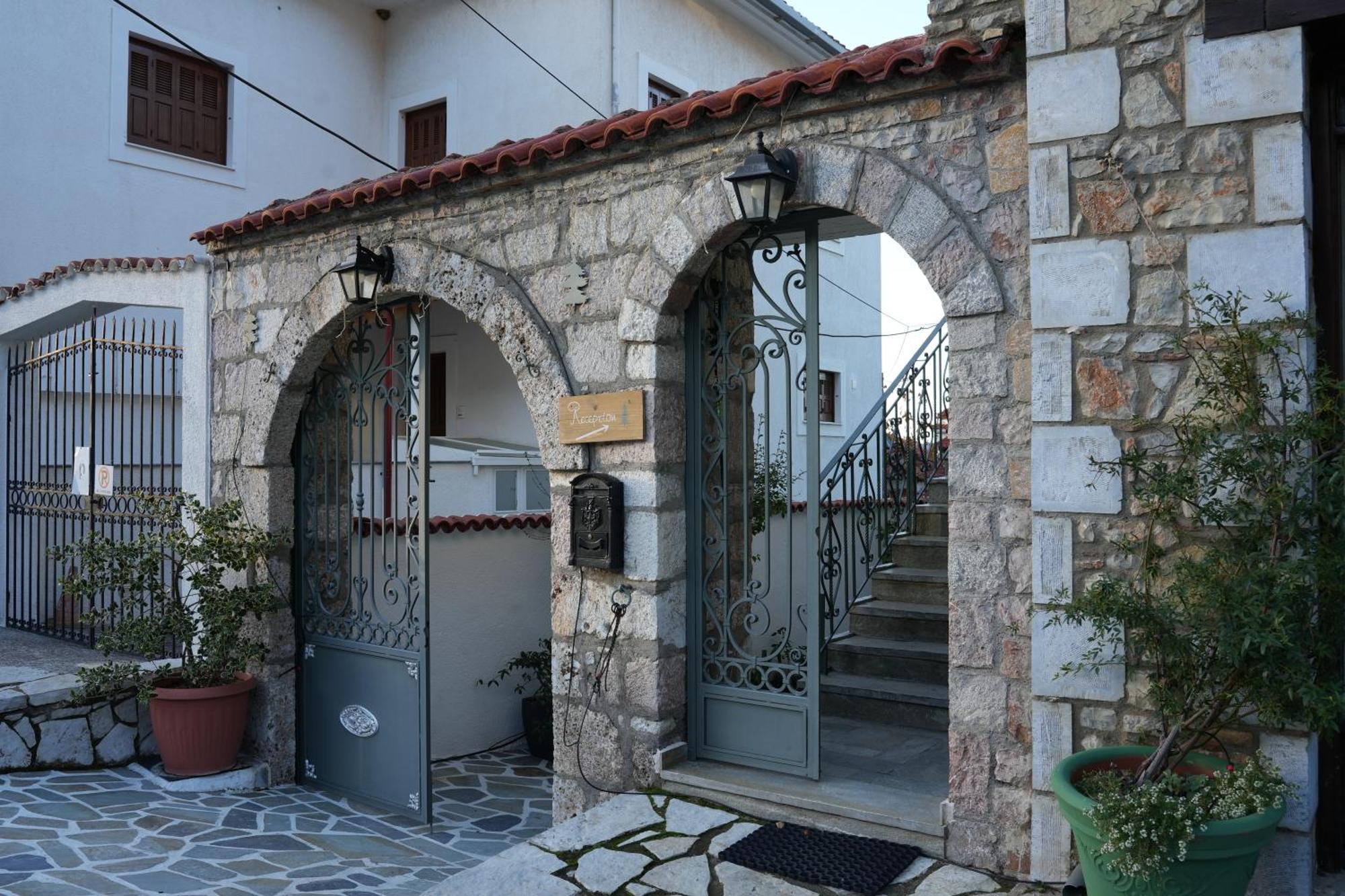 Guesthouse Doma Est 1991 Arachova Dış mekan fotoğraf