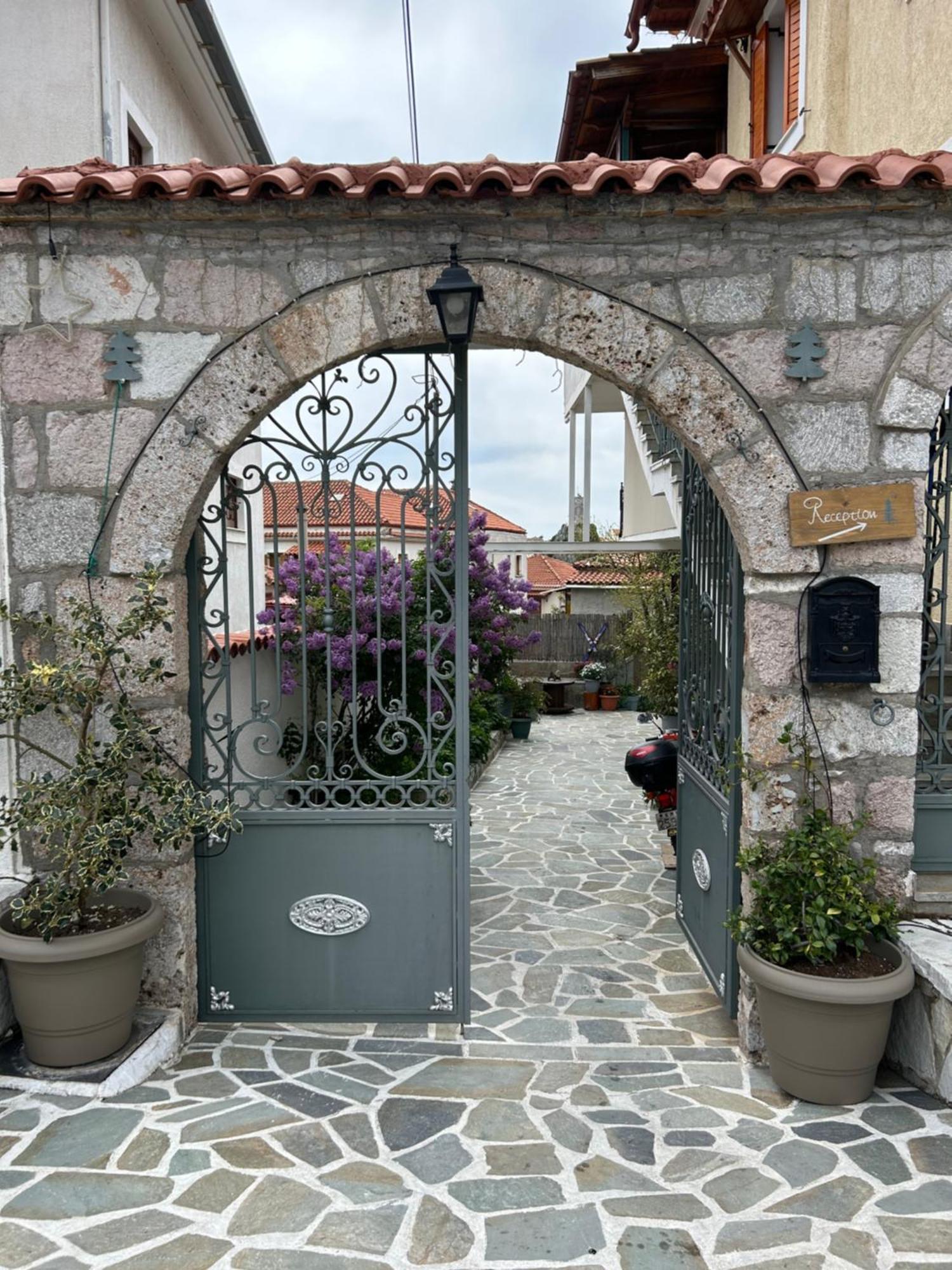 Guesthouse Doma Est 1991 Arachova Dış mekan fotoğraf