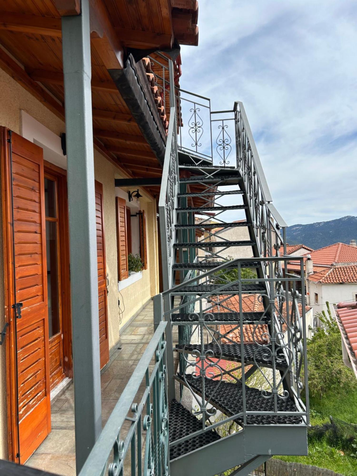 Guesthouse Doma Est 1991 Arachova Dış mekan fotoğraf